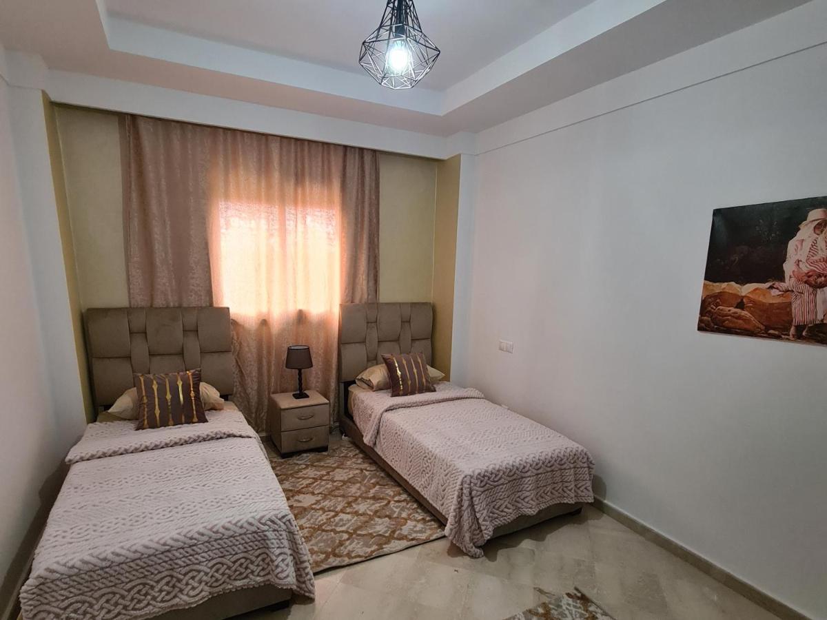 Flat Apartment *